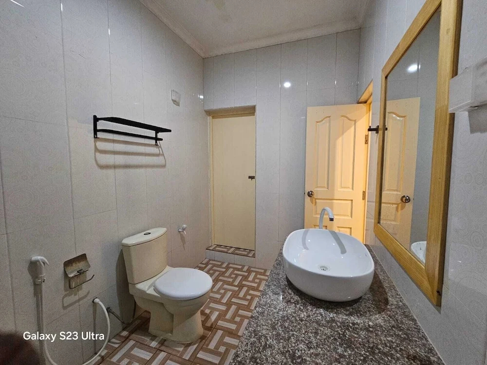 Kuri Himandhoo Inn