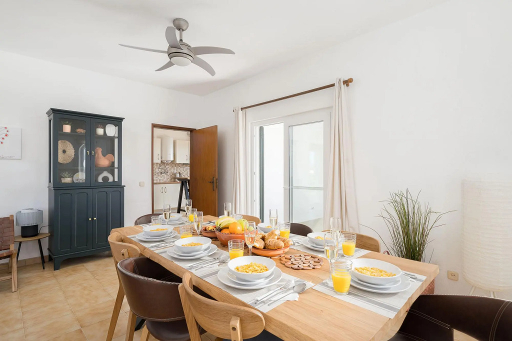 Villa Harpista in Guia by Ideal Homes