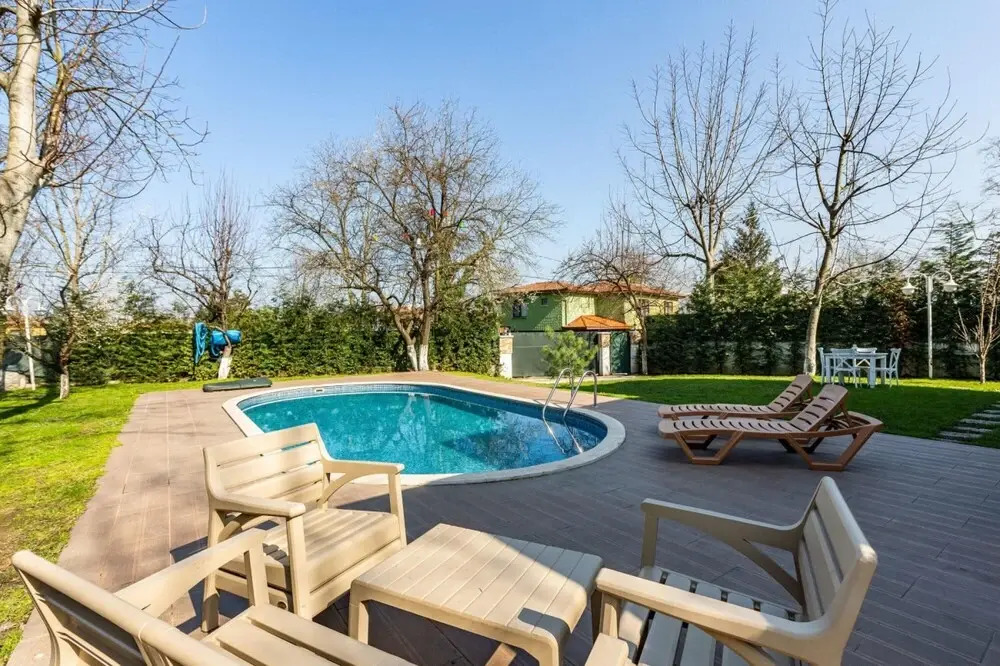 Duplex Villa With Pool and Garden in Sapanca