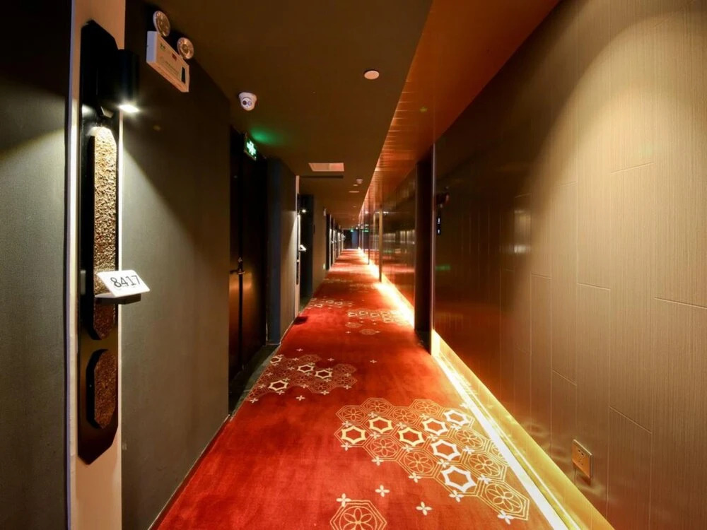 East Queen Hotel (Xi'an Beimen Metro Station)