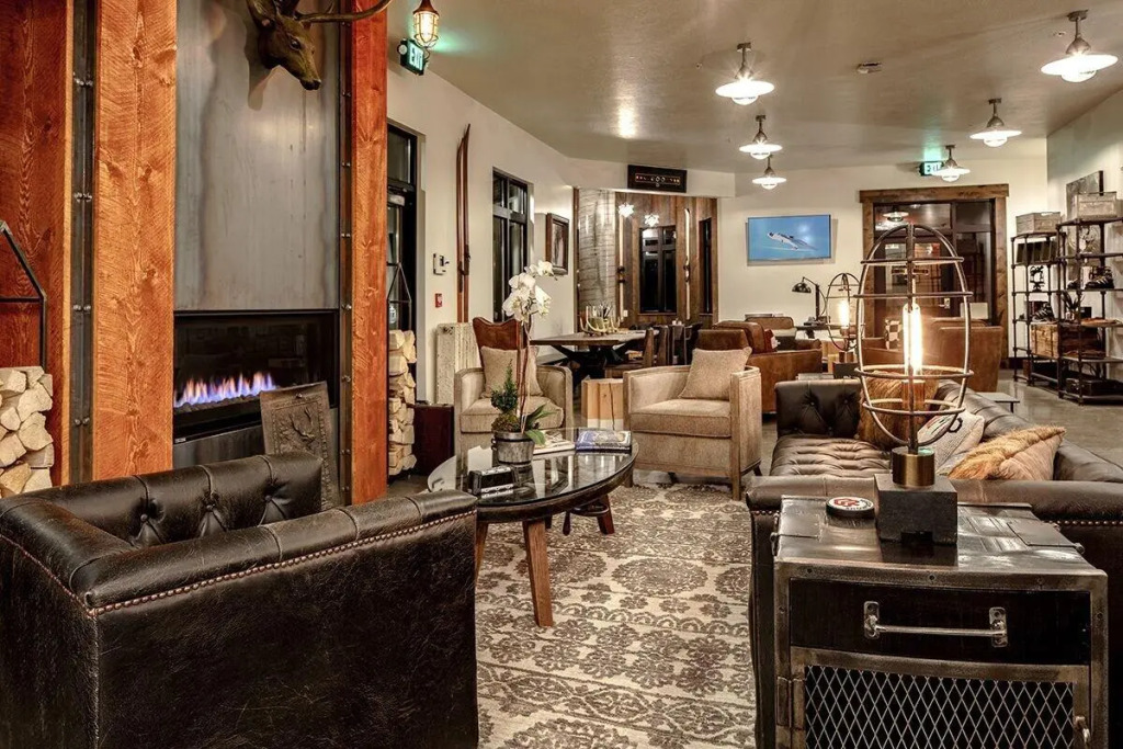 Compass Rose Lodge