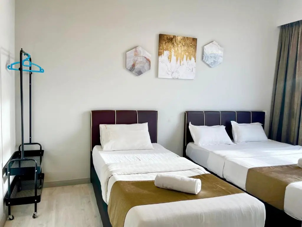 Sunset Seaview Vacation Condos @ Jesselton Quay