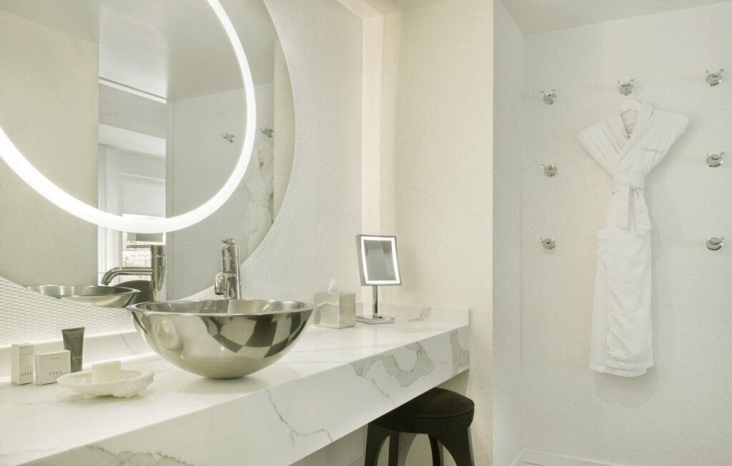The Valorian West Hollywood, Curio Collection by Hilton