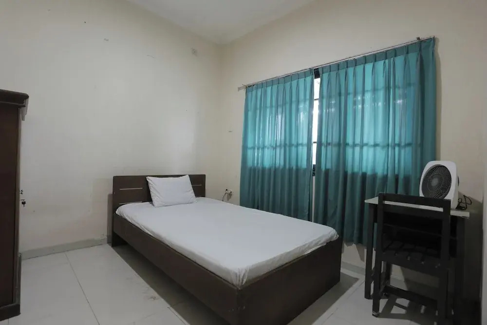 SPOT ON 94001 Sri Residence