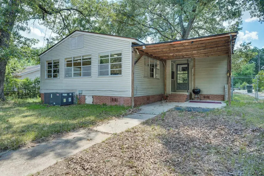 1 Mi to Robins Afb: Family-friendly Home!