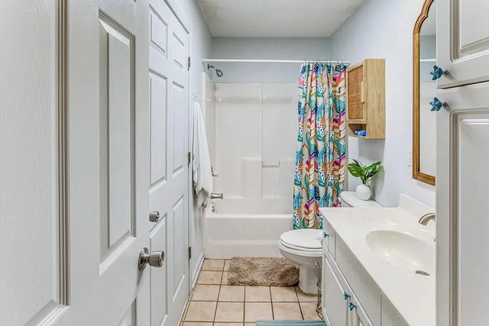 Golf Cart & Pool Access! Condo in Myrtle Beach