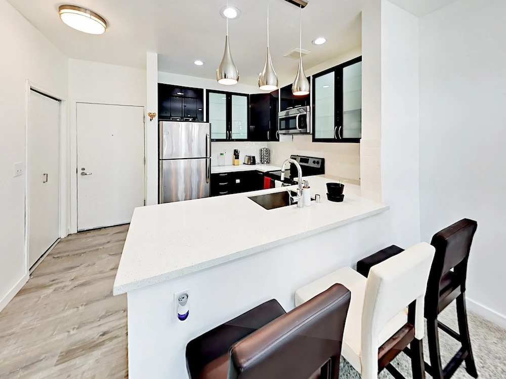 Modern 1br W/ Pool, Spa & Rooftop Deck 1 Bedroom Condo