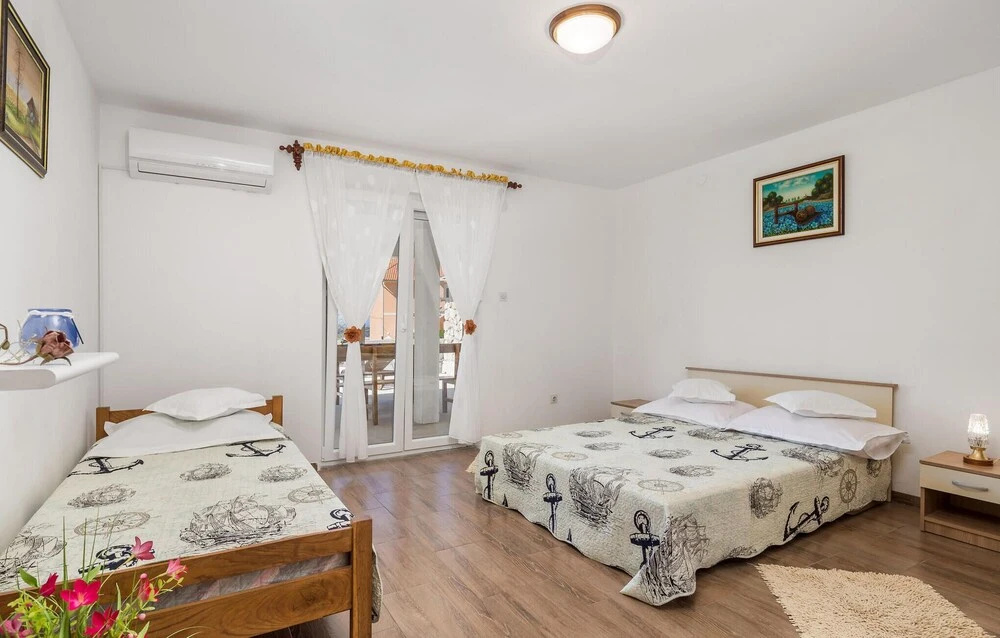 Amazing Apartment in Banjol With 1 Bedrooms and Wifi