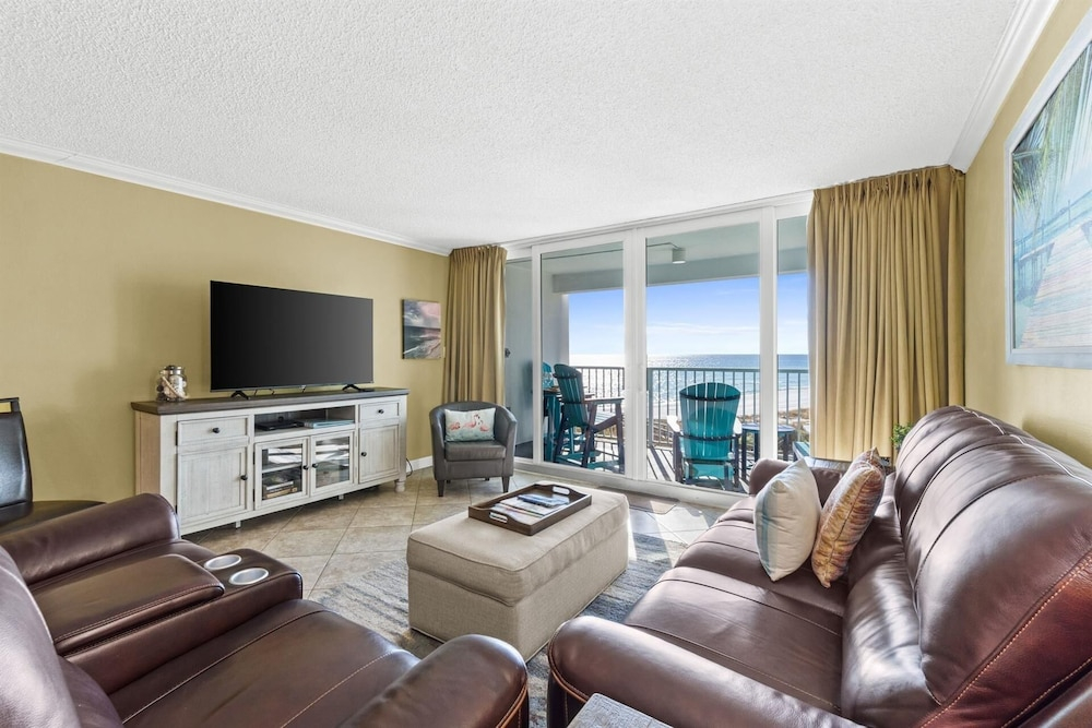 Shoreline Towers 1043 2 Bedroom Condo