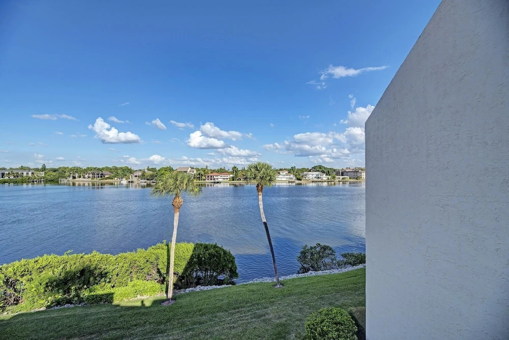 Midnight Cove Ii 134f - Bayside Views! 2 Bedroom Condo