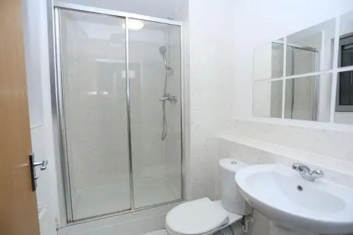 Lovely 2 bed 2 toilet Hill House river view apartment