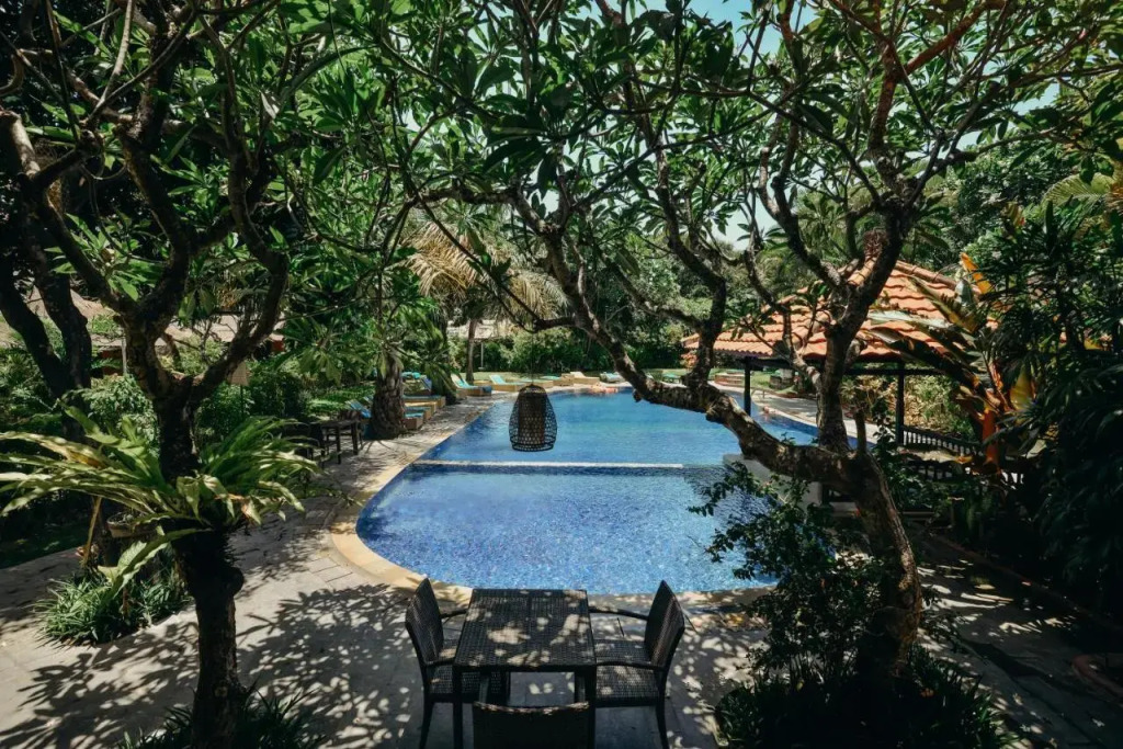 Отель Three Brothers Bungalows & Villas