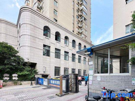 Cuan yue Space Youth Hostel (Laoximen Subway Station Branch)