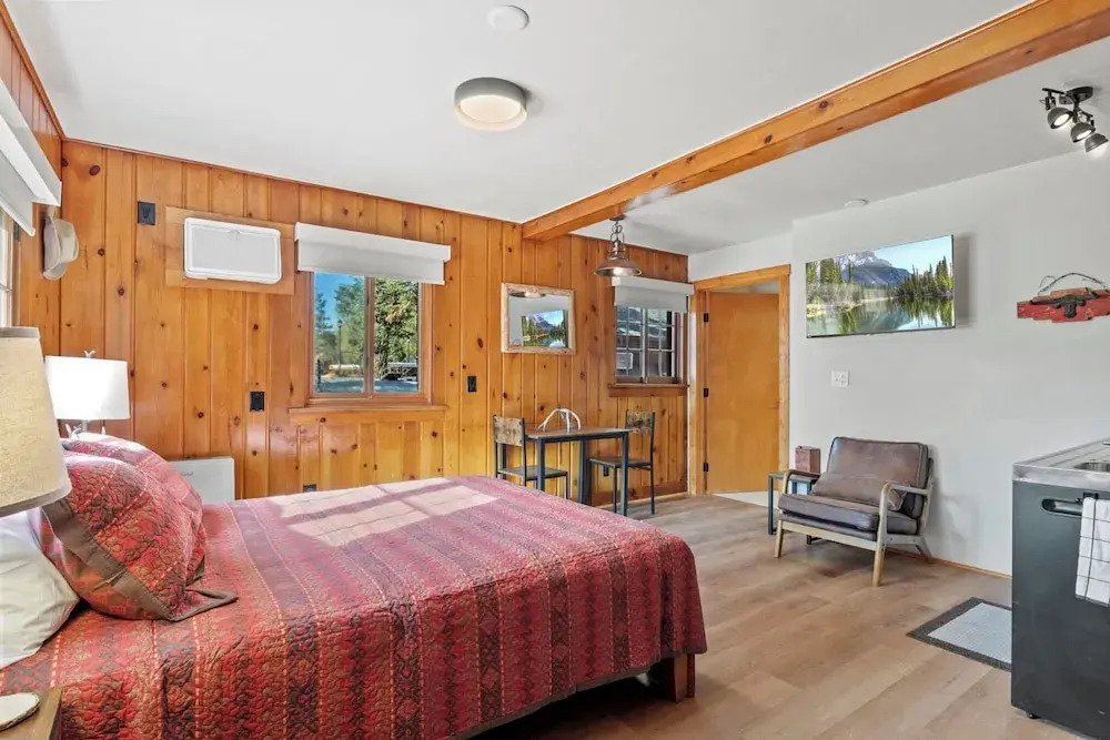 Timber Lodge Cabin 17