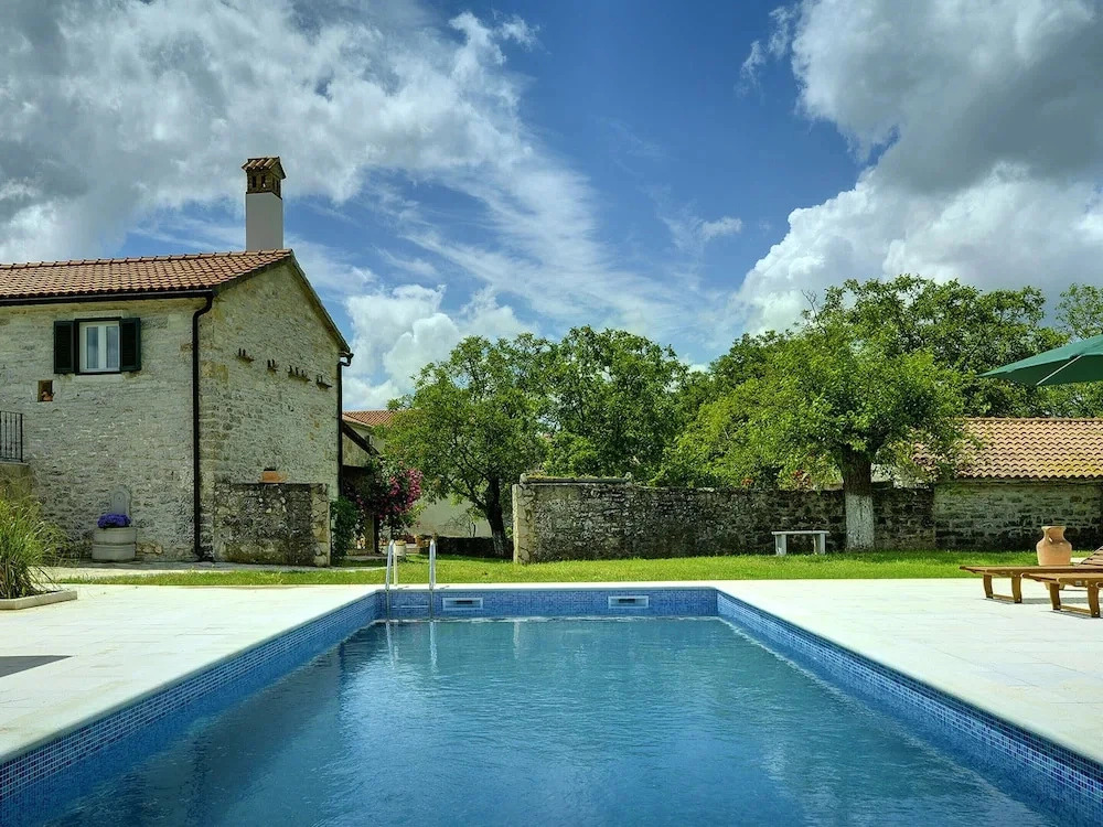 Holiday Home in Rojnici With Private Pool