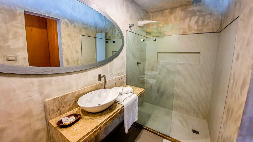 Cocoon Hotel & Lounge