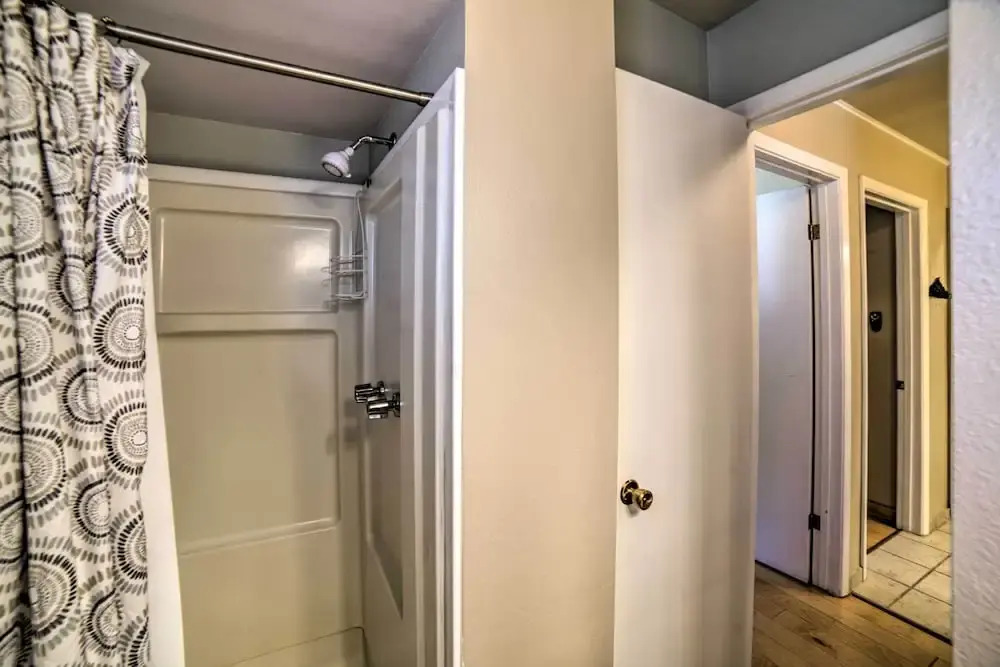 Walkable Location! Mtn-view Condo in Red River