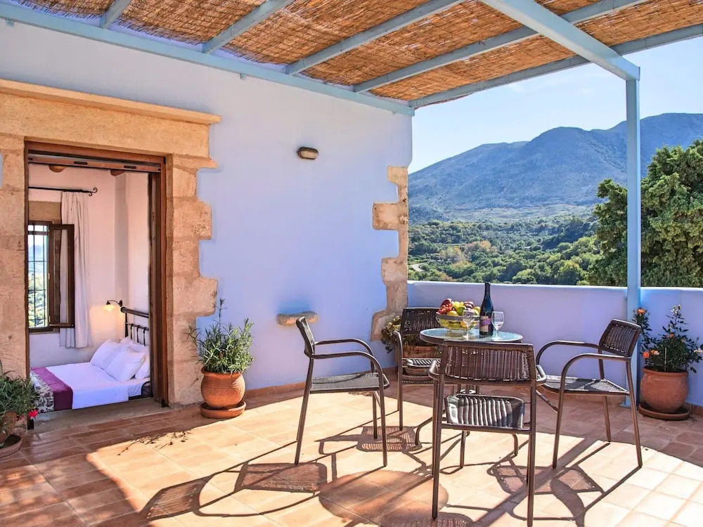 Venetian Mansion, 2 Separate Houses, Heated Pool in Kastellos, North-west Coast