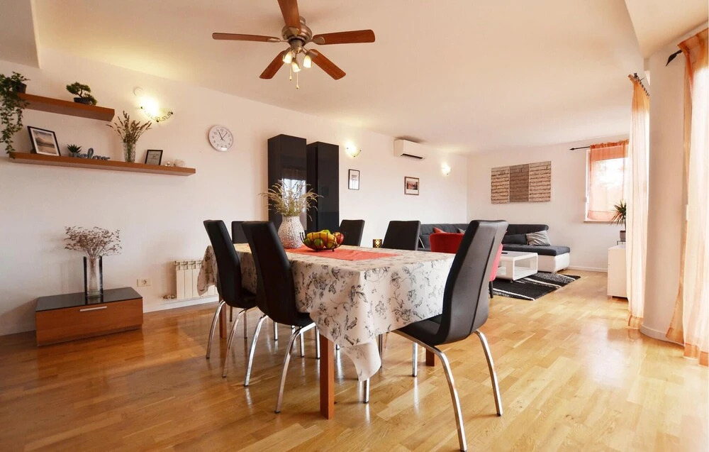 Beautiful Home in Rovinjsko Selo With Outdoor Swimming Pool, Wifi and 3 Bedrooms