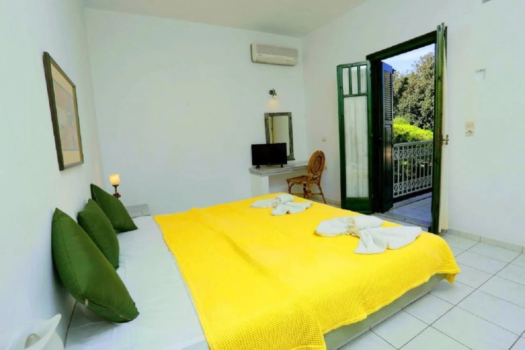 Aquarius Apartments