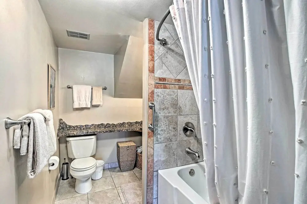 Beautiful Breck Townhome w/ Pool: 1 Mi to Main St!