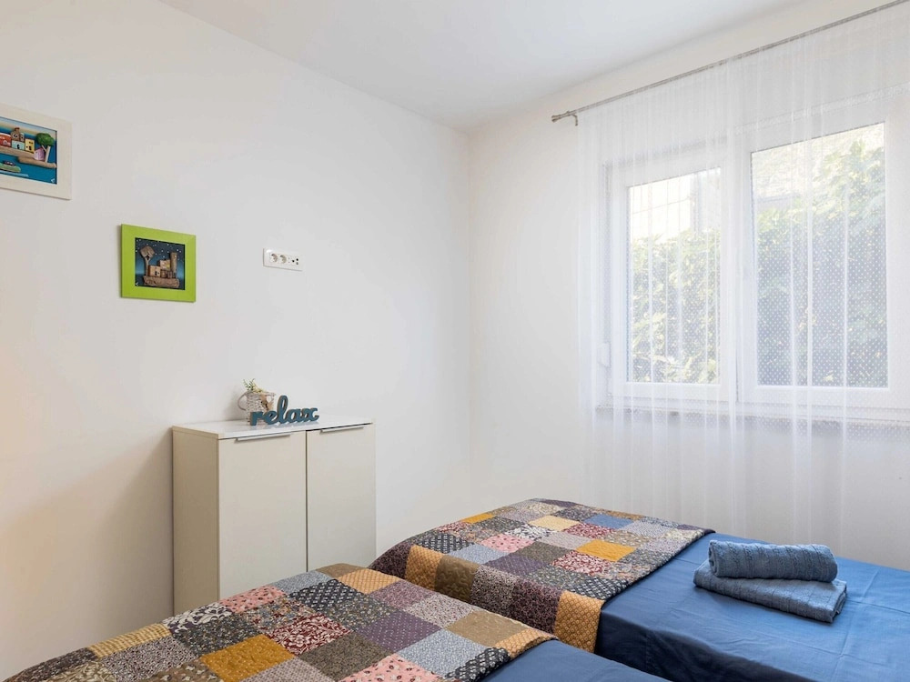 Apartment Why Not - Two Bedroom Apartment With Balcony