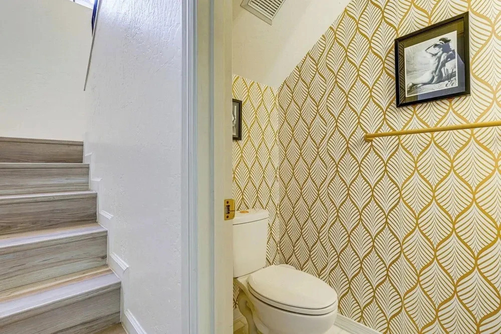 Steps to Golf & Greenbelt! Elegant Scottsdale Unit