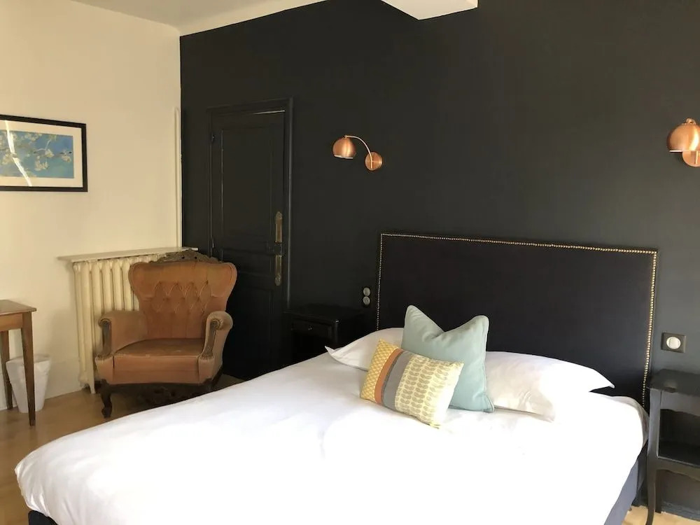 La Maison dAlienor Les Valmurs