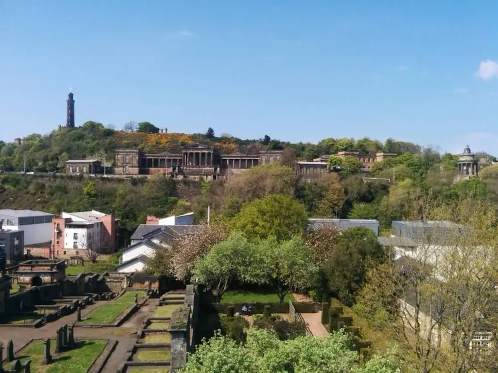 1 Bedroom Apartment In Edinburgh