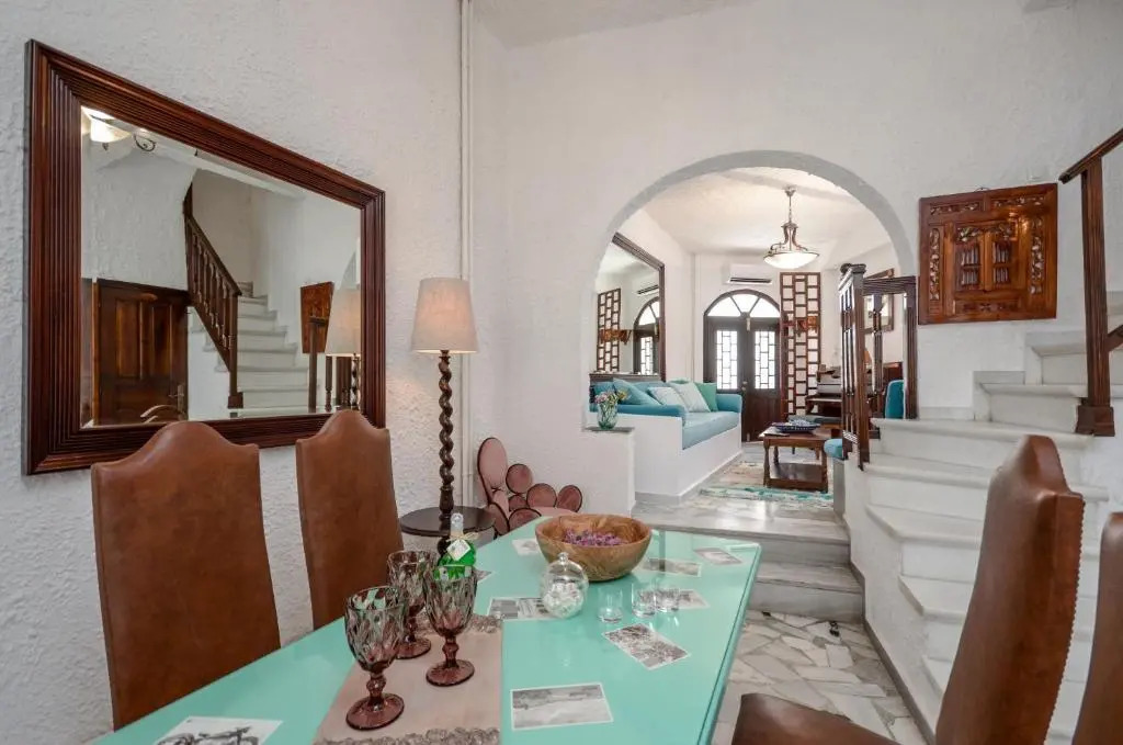 Naxos Center Houses