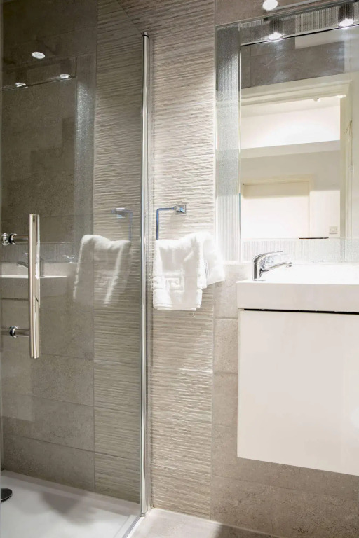 Peymans - The Addenbrooke's Suite Serviced Apartment