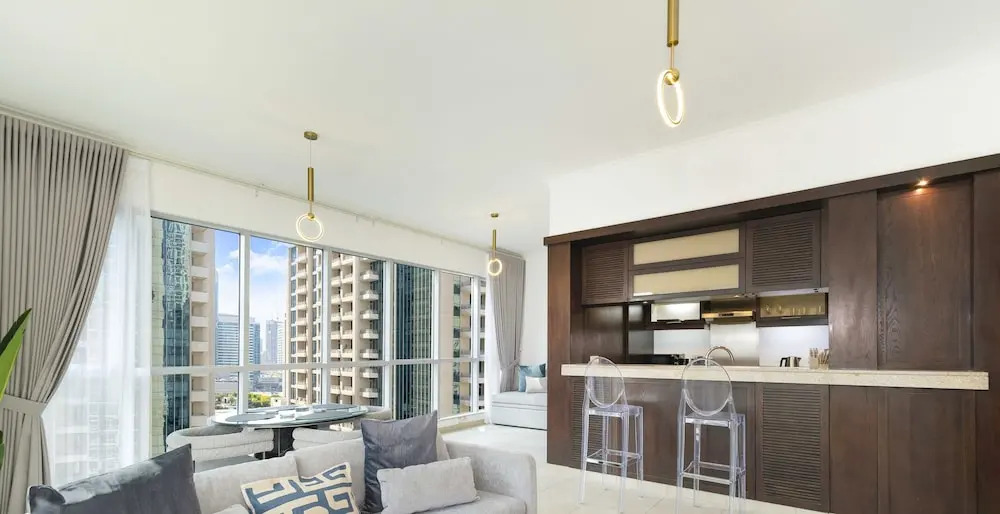 LUX  The Stunning Fountain View Suite