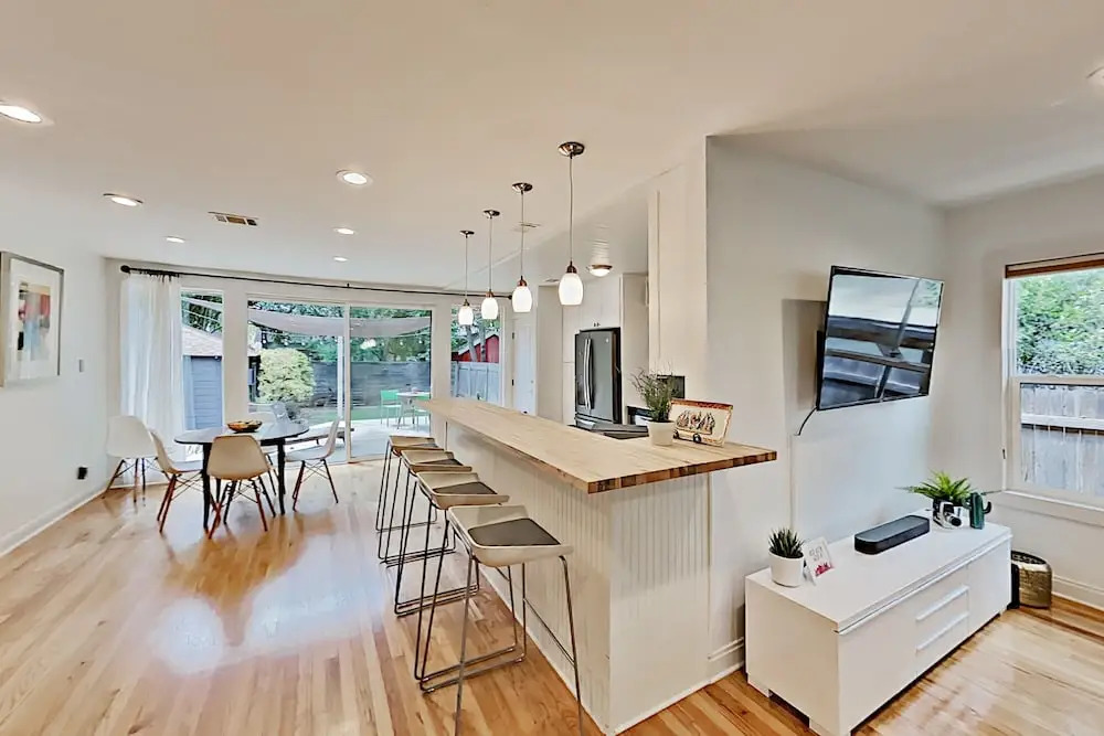 1714boul 2 Bedroom Home