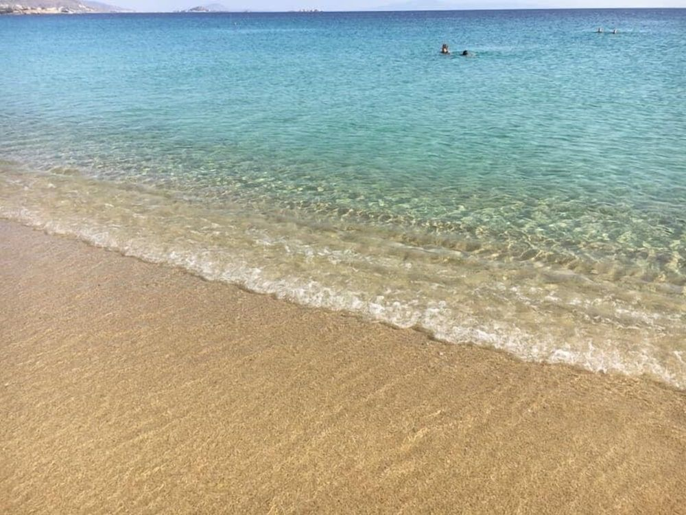 GOLDEN COAST NAXOS