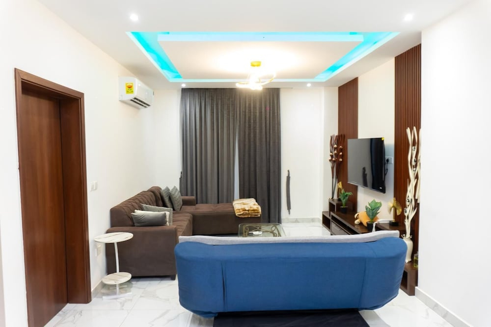 Peravi Suites at The Essence