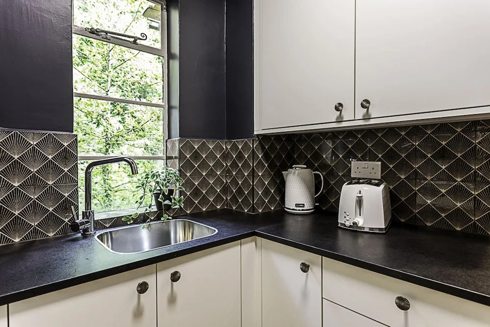 Stylish Highgate Haven Apartment