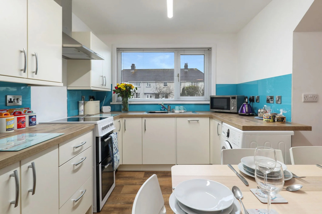 Plas Gwyn - Large Cottage Walk to Beach