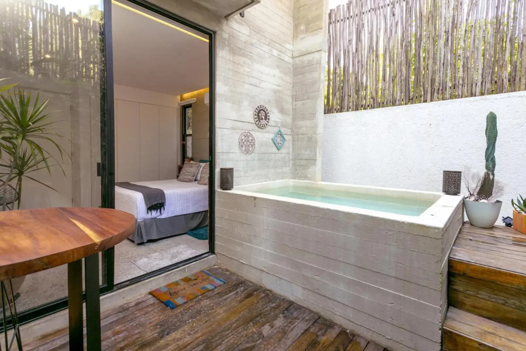 Apartment with private plunge pool at Madara Tulum
