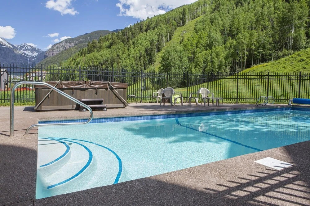 Slopeside Paradise Penthouse At Lift 7, Views, Fireplace, Deck, Hot Tub 3 Bedroom Condo by RedAwning