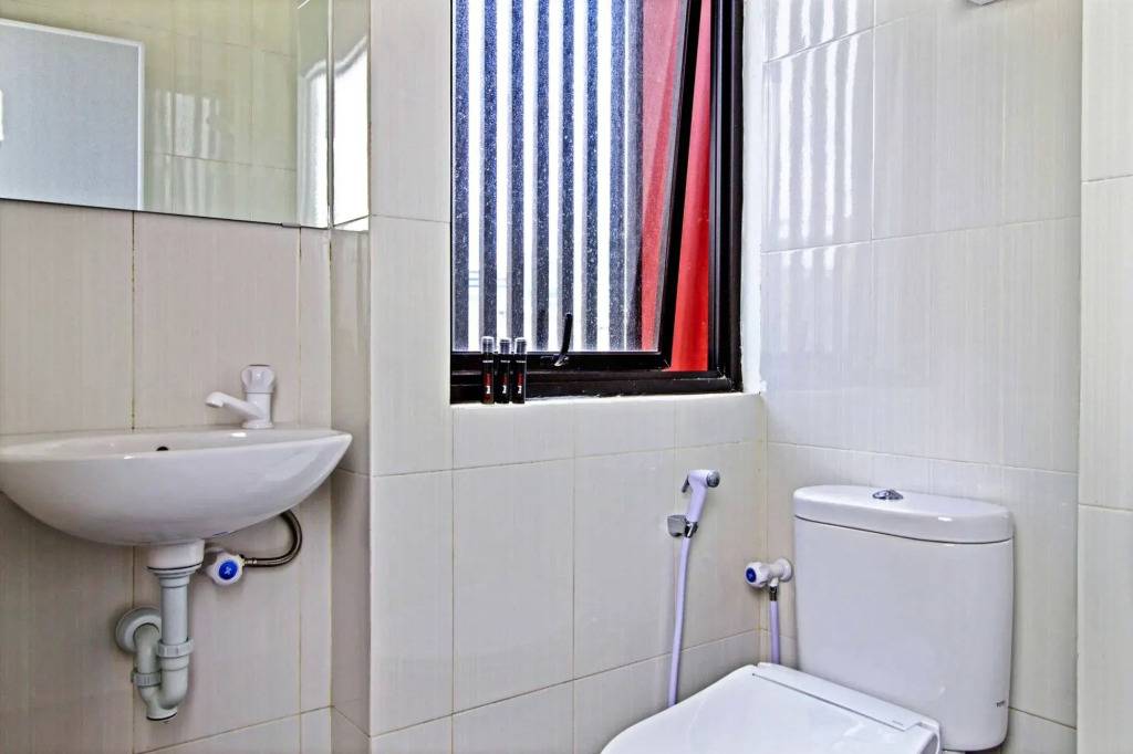 RedDoorz Plus near Plaza Indonesia