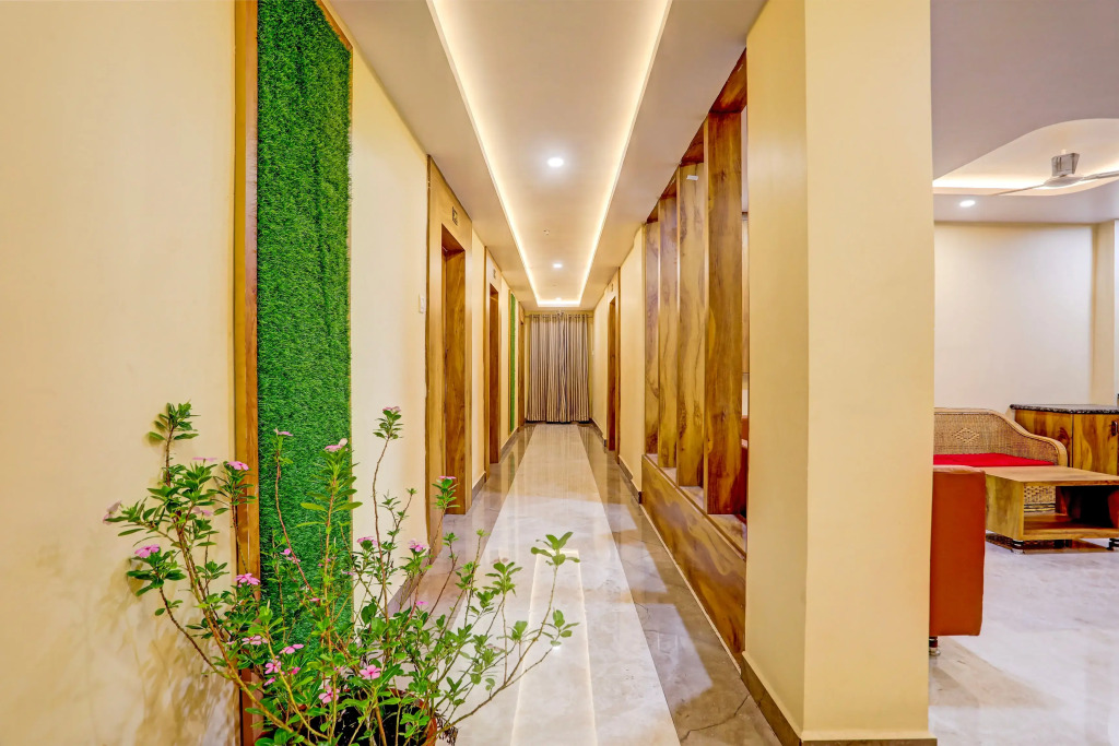 Super Townhouse Oak Dhanbad Near SSLNT College Formerly Kapson