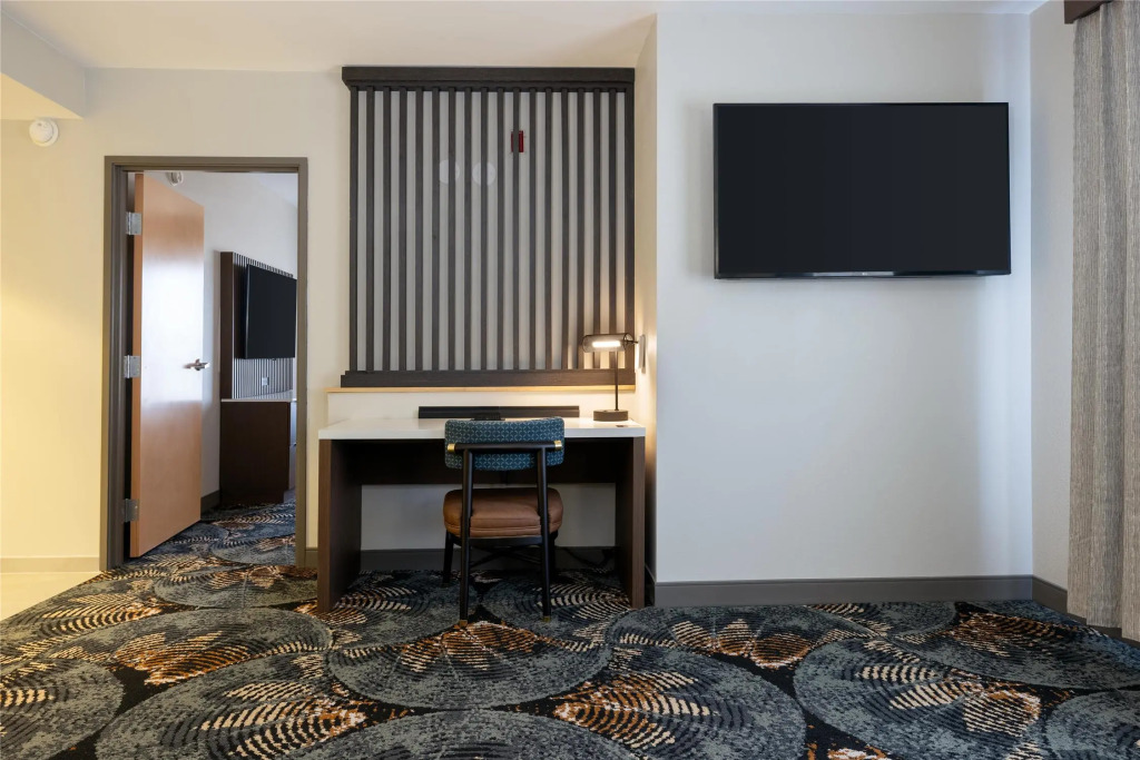 DoubleTree by Hilton Hotel Savannah Airport