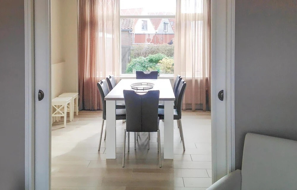 Stunning Home In Breskens With Wifi