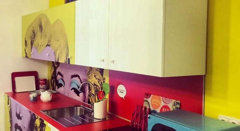 Art Hole Hostel