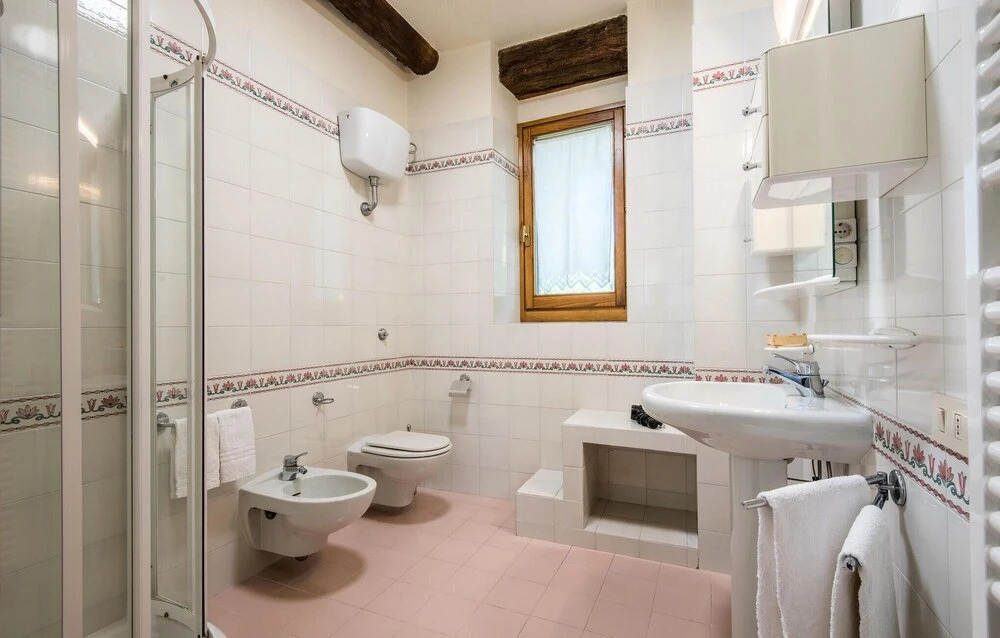 Amazing Home in Castiglion Fiorentino With 4 Bedrooms, Private Swimming Pool and Outdoor Swimming Pool