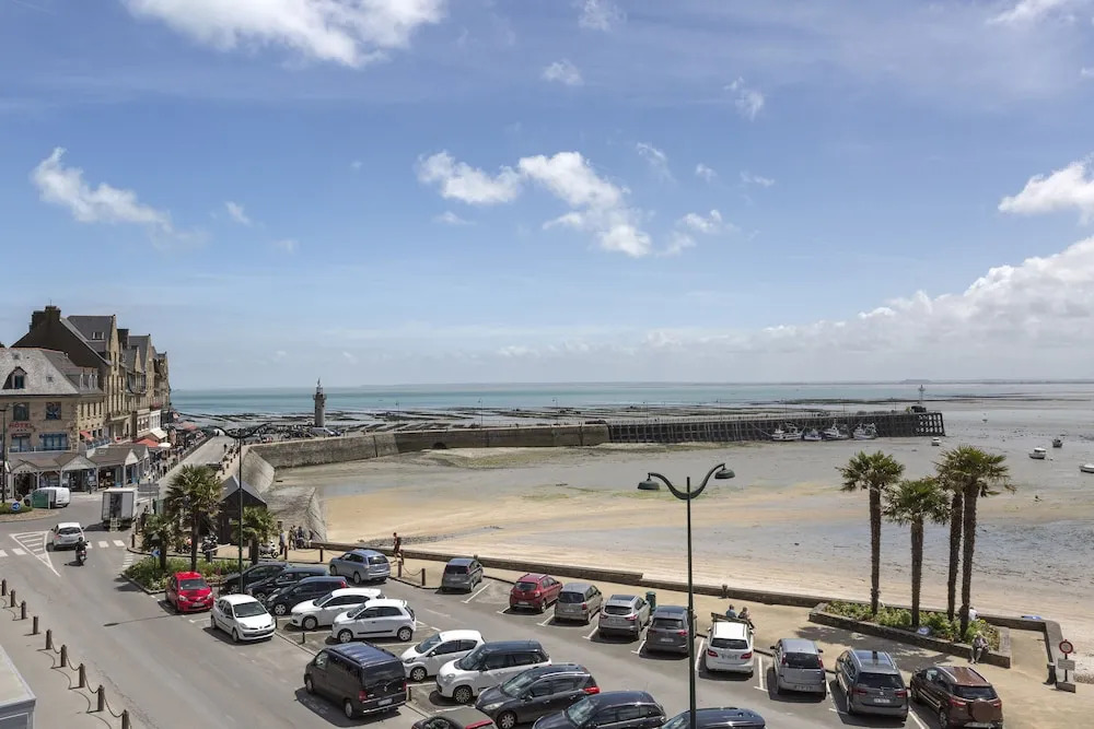 Cancale Port de la Houle vue Mer