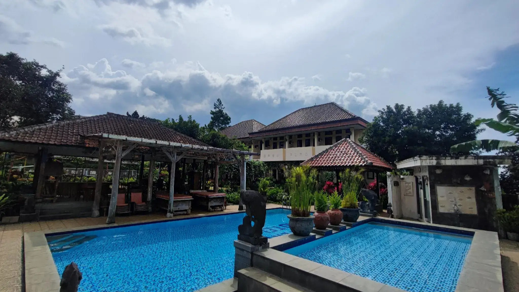 Taman Teratai Hotel
