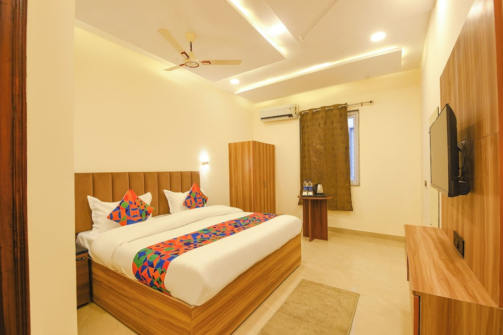 Fabhotel Pvs Grand