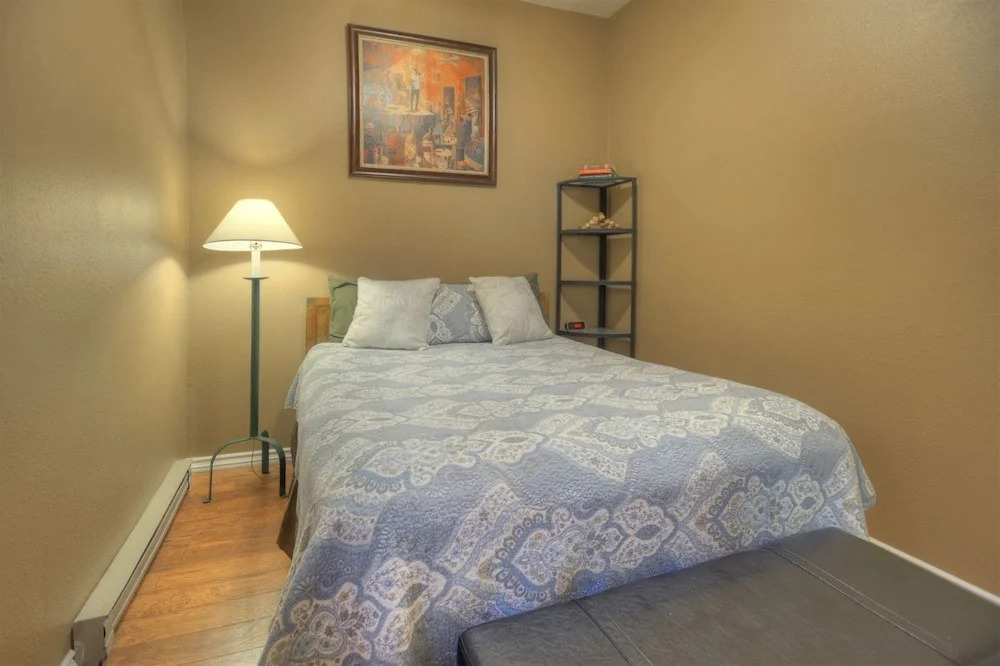 Jarvis Condo 109
