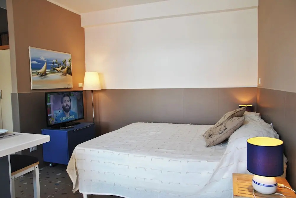 La Bouganville Studio 200 m From the sea
